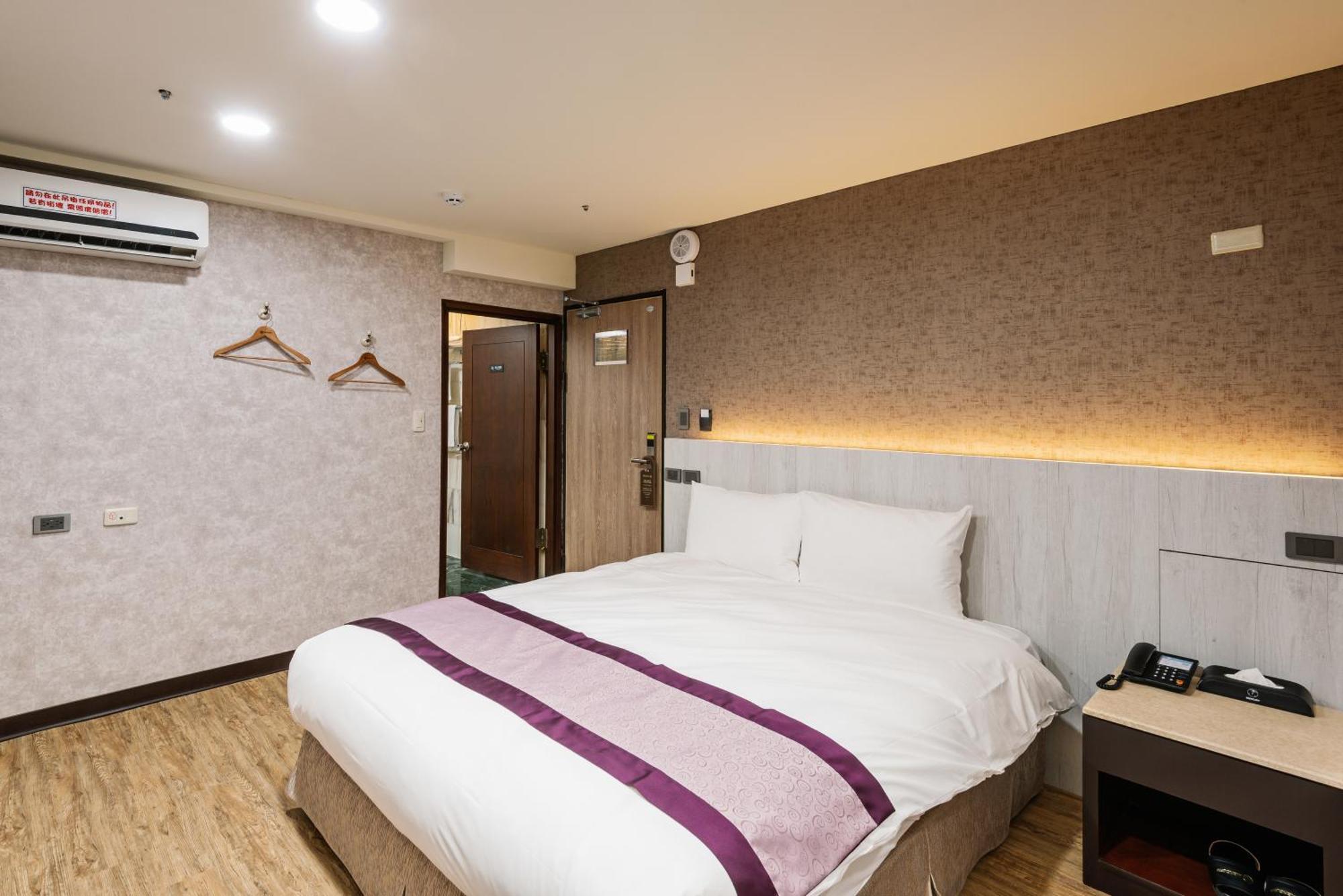 Mercury Hotel Taichung Room photo